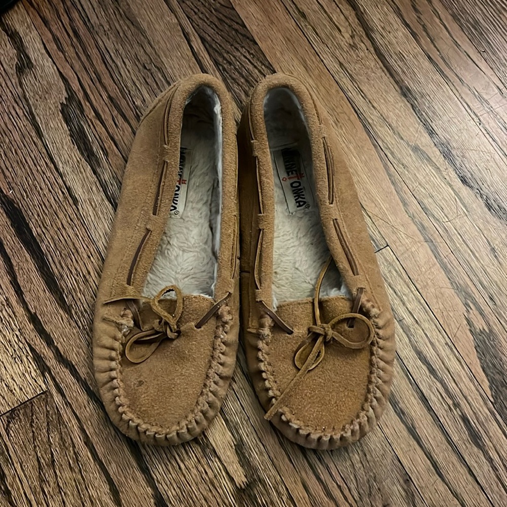 Minnetonka moccasins size 8